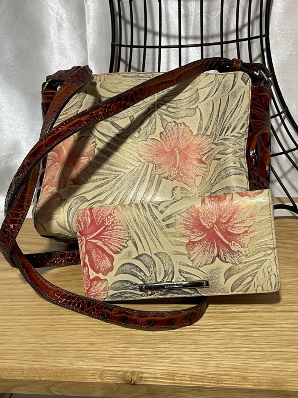 Authentic Brahmin 2Pc/ Melbourne Croc-Embossed Leather/“Limited Edition “